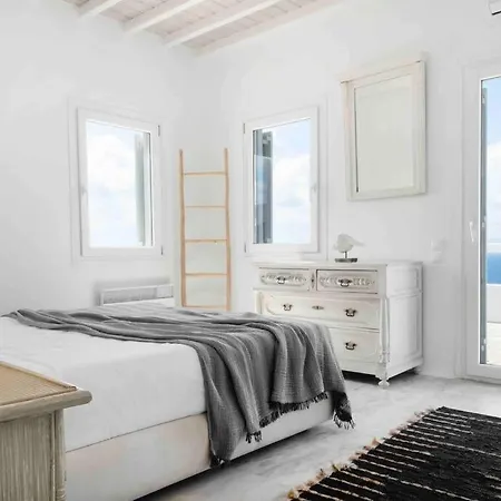 Patron 1 & 2 Pool Sunset Villas- Seven Bedrooms & Six Bedrooms וילה Mykonos Town